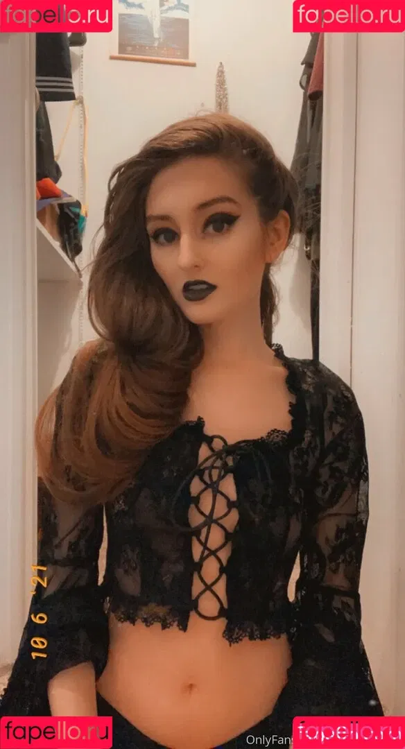 elaine arbor / kitten.crusade / kittencrusade / raccoonqueen__ / wobfet Onlyfans Photo Gallery 