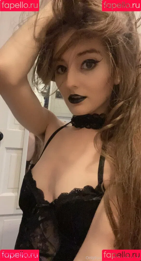 elaine arbor / kitten.crusade / kittencrusade / raccoonqueen__ / wobfet Onlyfans Photo Gallery 