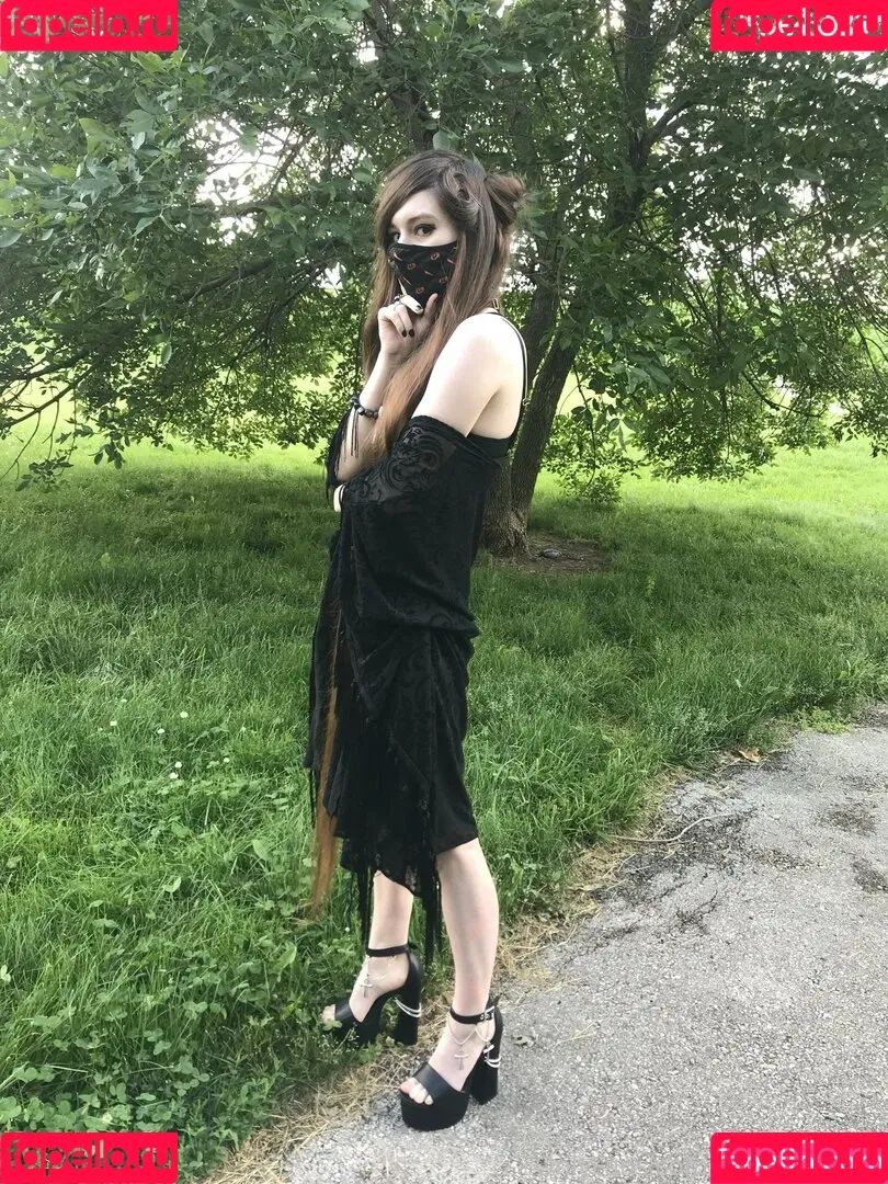 elaine arbor / kitten.crusade / kittencrusade / raccoonqueen__ / wobfet Onlyfans Photo Gallery 