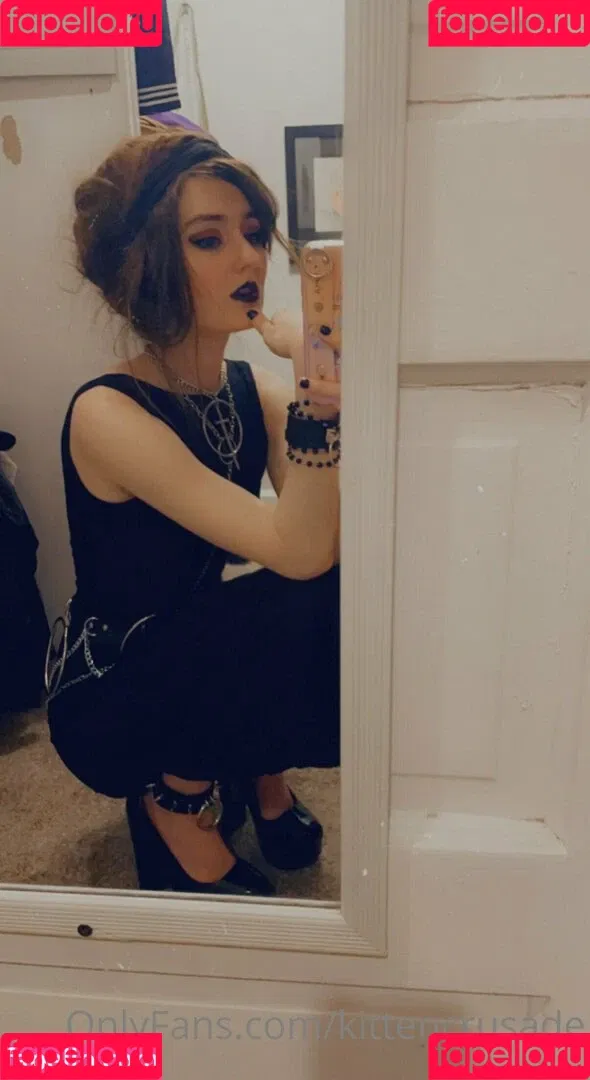 elaine arbor / kitten.crusade / kittencrusade / raccoonqueen__ / wobfet Onlyfans Photo Gallery 