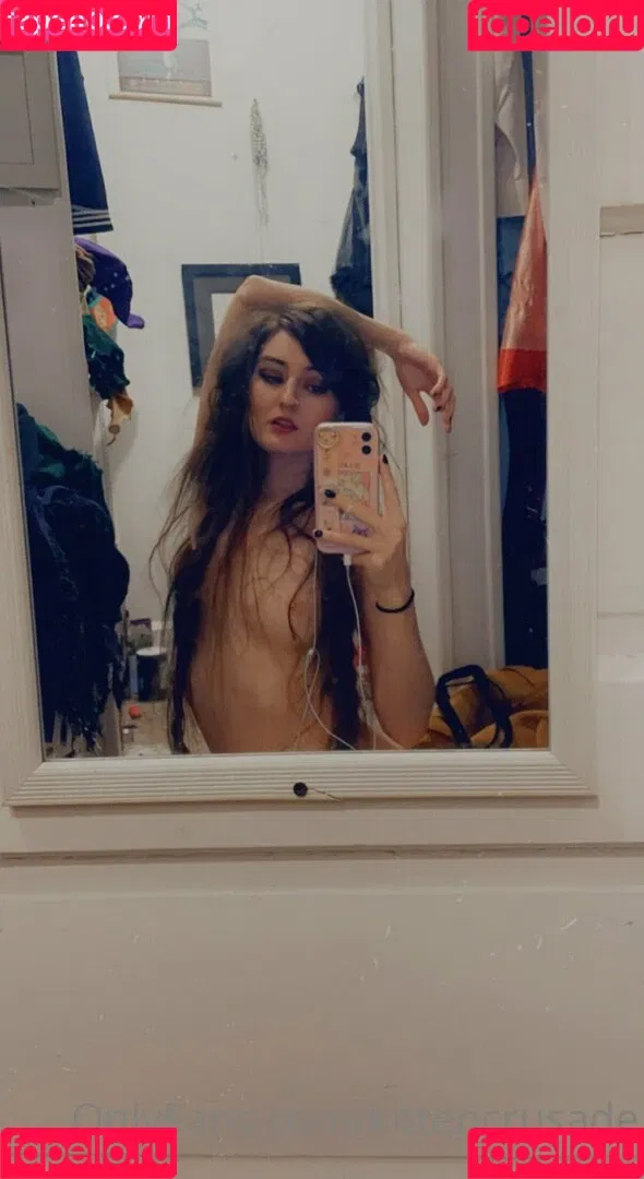 elaine arbor / kitten.crusade / kittencrusade / raccoonqueen__ / wobfet Onlyfans Photo Gallery 