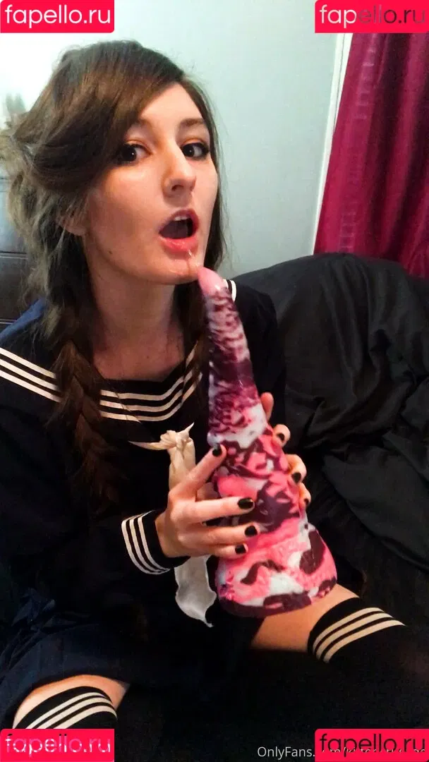 elaine arbor / kitten.crusade / kittencrusade / raccoonqueen__ / wobfet Onlyfans Photo Gallery 