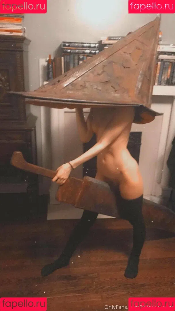 elaine arbor / kitten.crusade / kittencrusade / raccoonqueen__ / wobfet Onlyfans Photo Gallery 