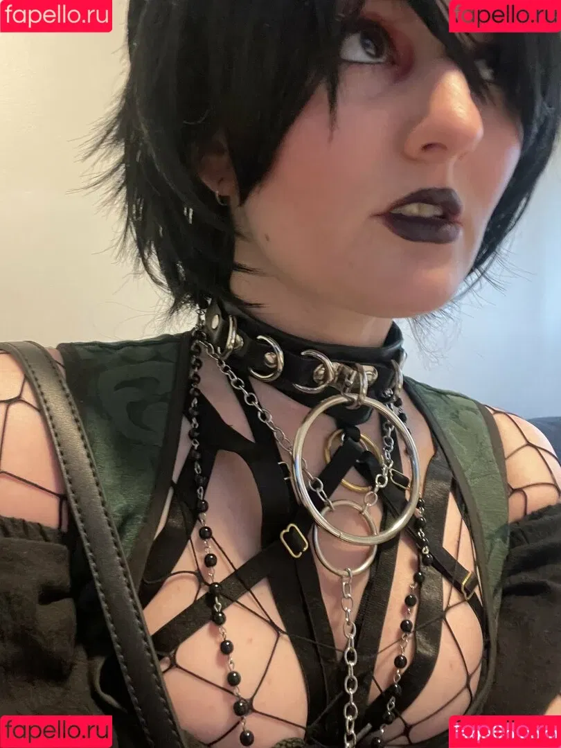 elaine arbor / kitten.crusade / kittencrusade / raccoonqueen__ / wobfet Onlyfans Photo Gallery 