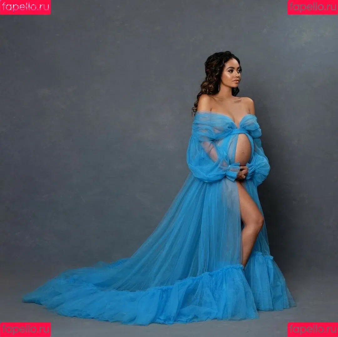Vanessa Morgan / vanessamorgan Onlyfans Photo Gallery 