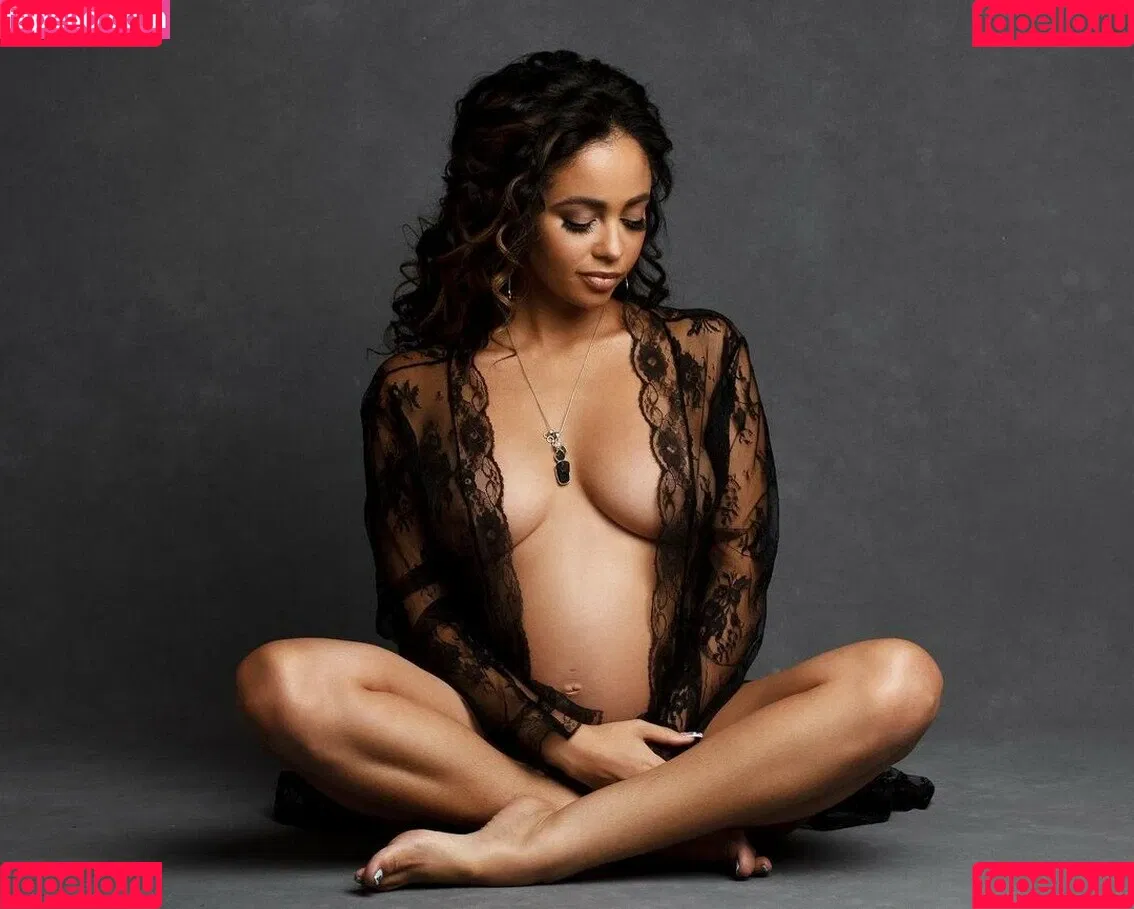 Vanessa Morgan / vanessamorgan Onlyfans Photo Gallery 
