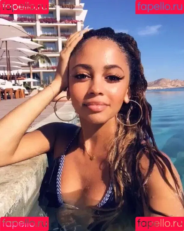 Vanessa Morgan / vanessamorgan Onlyfans Photo Gallery 