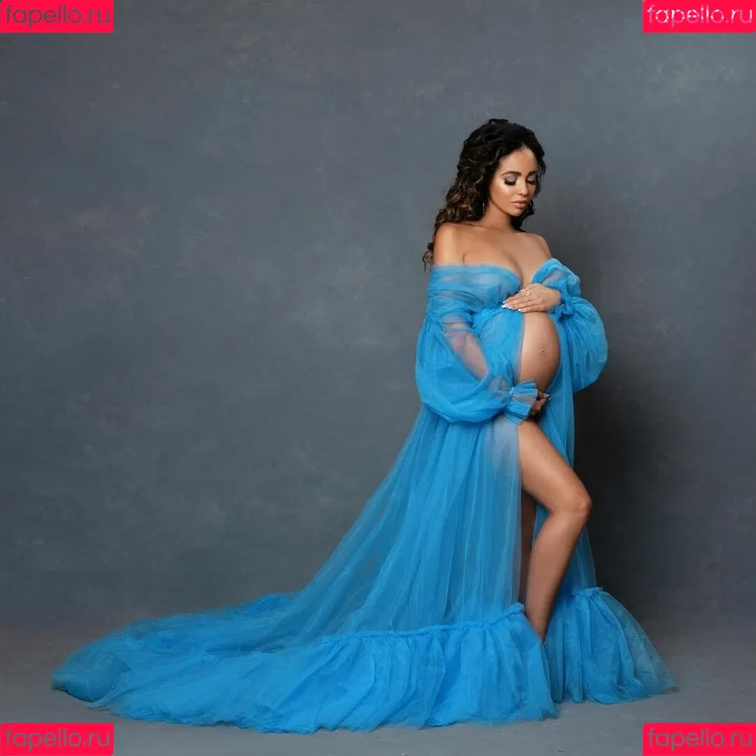 Vanessa Morgan / vanessamorgan Onlyfans Photo Gallery 