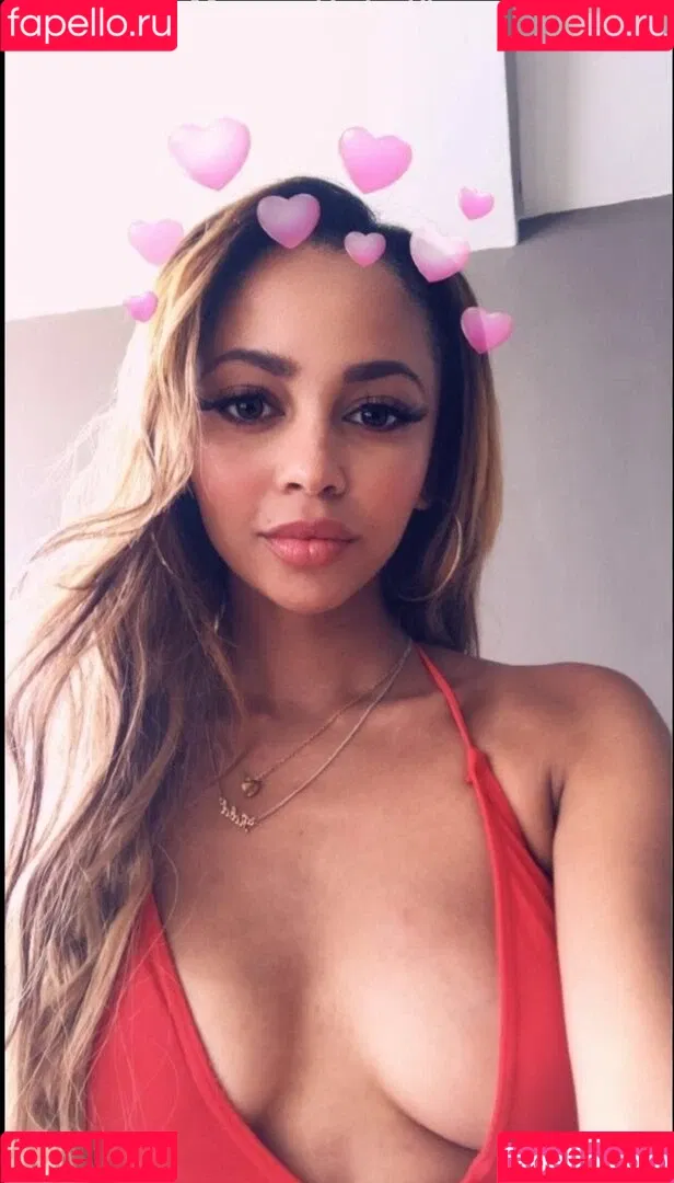 Vanessa Morgan / vanessamorgan Onlyfans Photo Gallery 