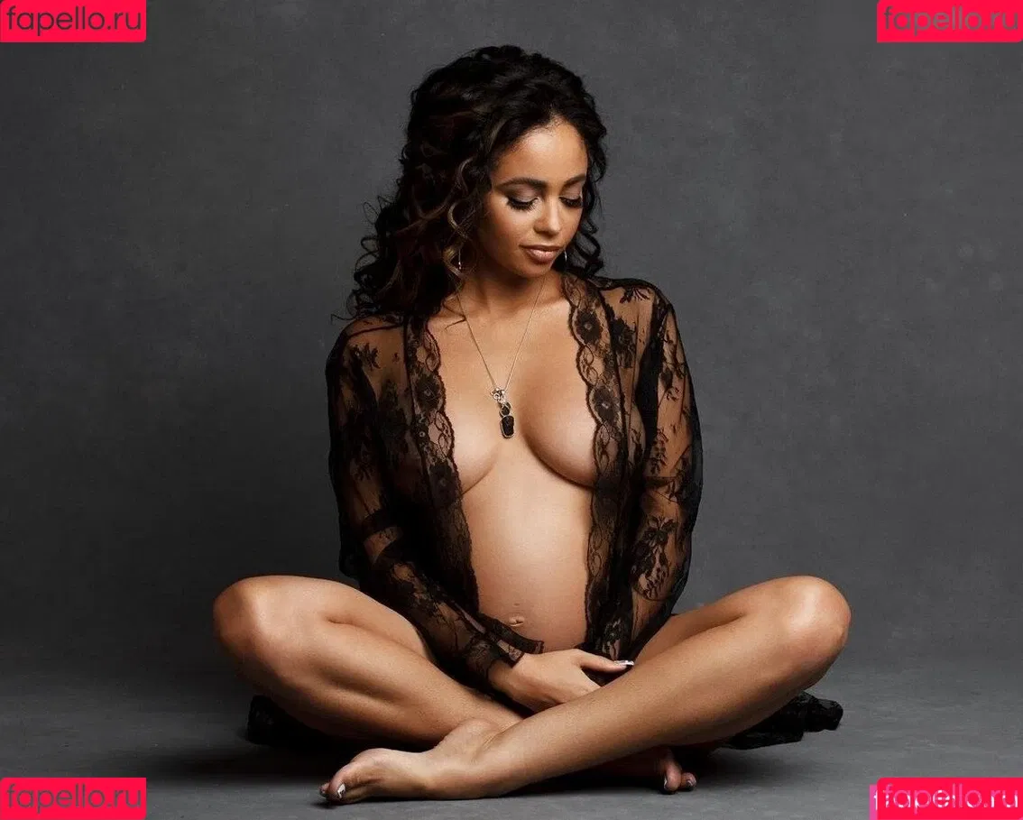 Vanessa Morgan / vanessamorgan Onlyfans Photo Gallery 