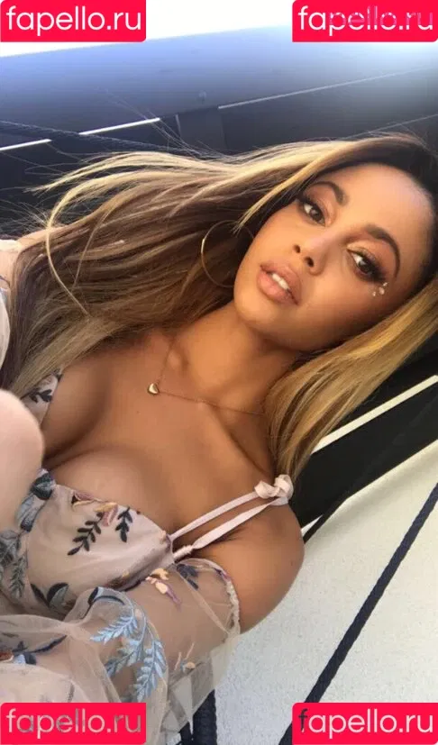 Vanessa Morgan / vanessamorgan Onlyfans Photo Gallery 