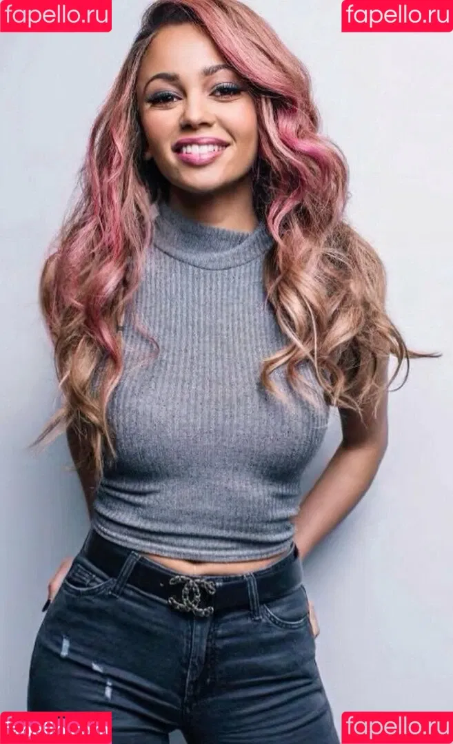 Vanessa Morgan / vanessamorgan Onlyfans Photo Gallery 