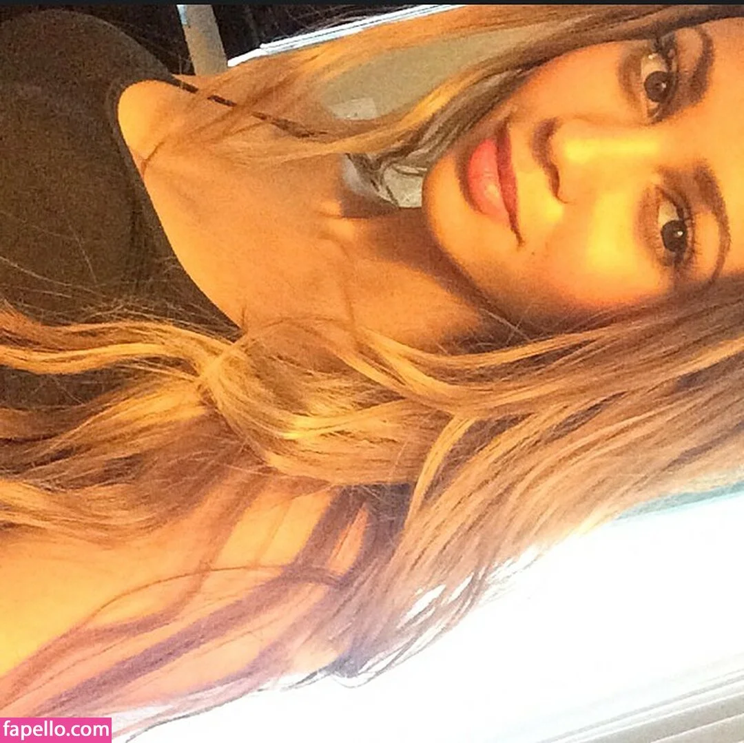 Vanessa Morgan / vanessamorgan Onlyfans Photo Gallery 