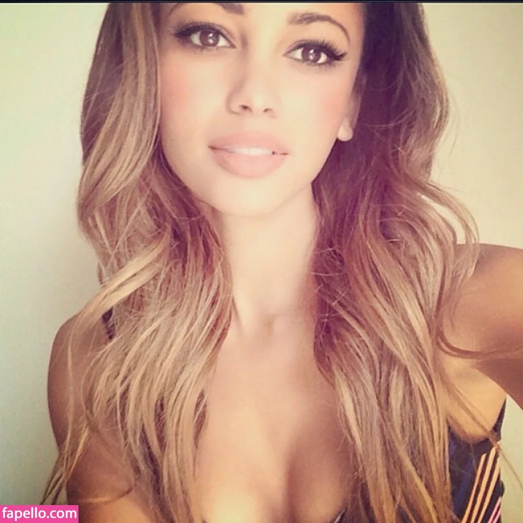 Vanessa Morgan / vanessamorgan Onlyfans Photo Gallery 