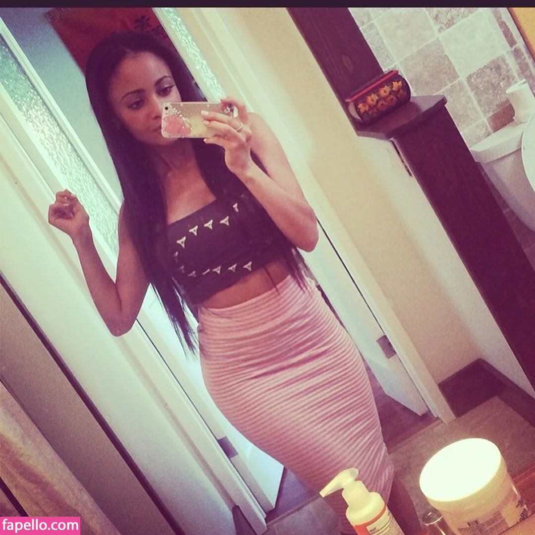 Vanessa Morgan / vanessamorgan Onlyfans Photo Gallery 