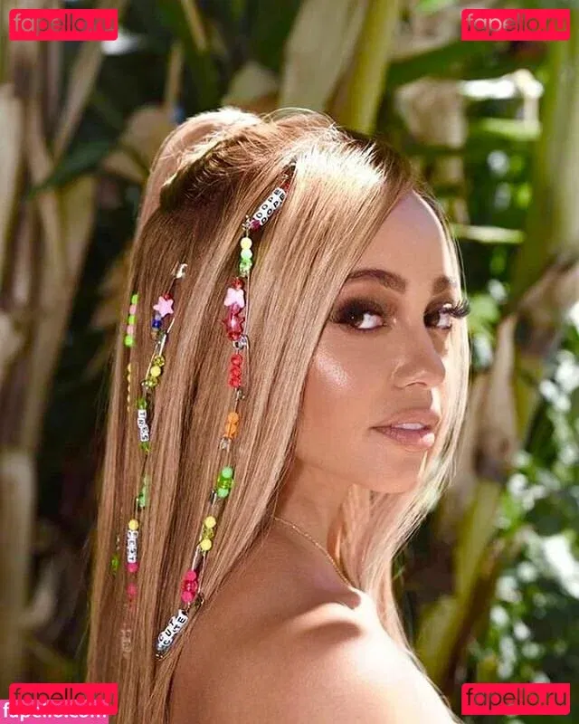 Vanessa Morgan / vanessamorgan Onlyfans Photo Gallery 