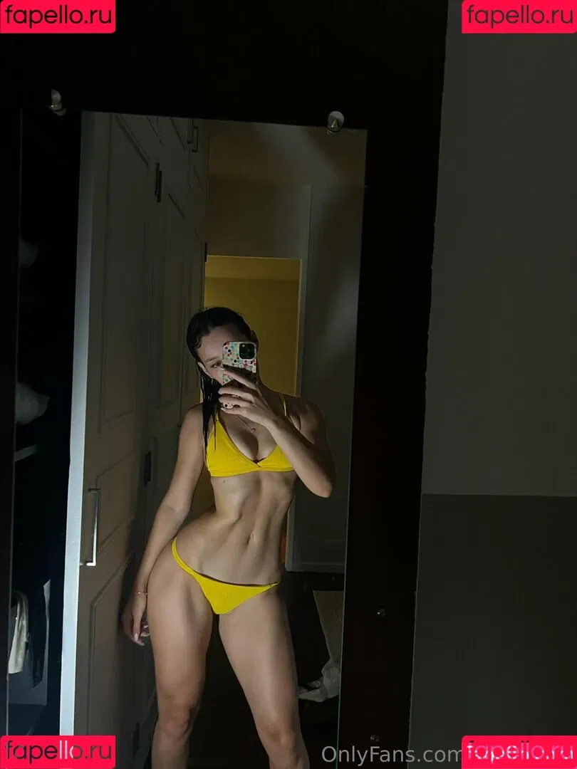 ellieleen / ellieleen1 / itsnoteliieleen Onlyfans Photo Gallery 
