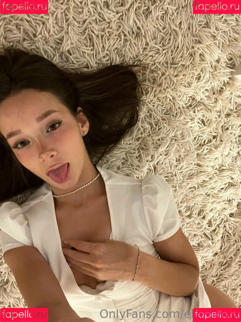 ellieleen / ellieleen1 / itsnoteliieleen Onlyfans Photo Gallery 