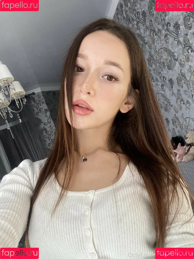 ellieleen / ellieleen1 / itsnoteliieleen Onlyfans Photo Gallery 