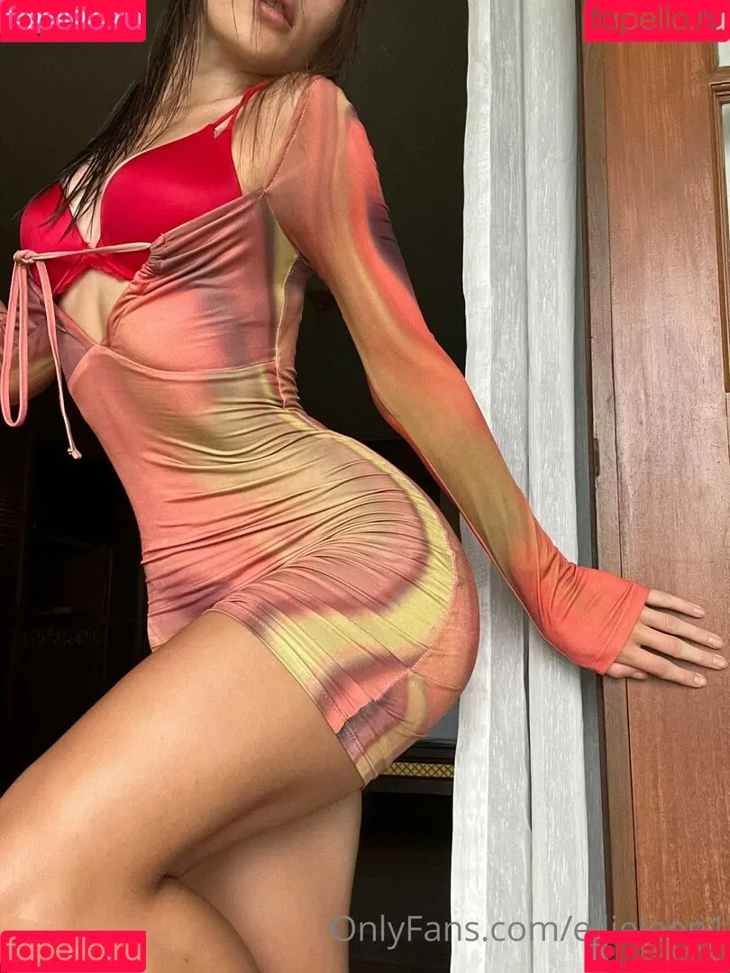 ellieleen / ellieleen1 / itsnoteliieleen Onlyfans Photo Gallery 