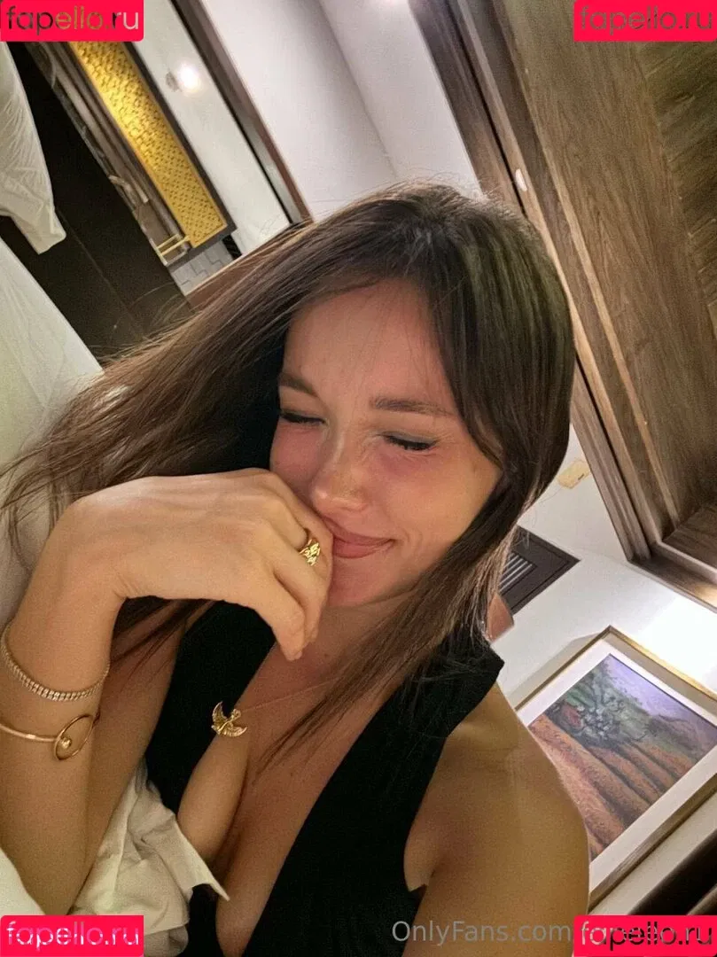 ellieleen / ellieleen1 / itsnoteliieleen Onlyfans Photo Gallery 