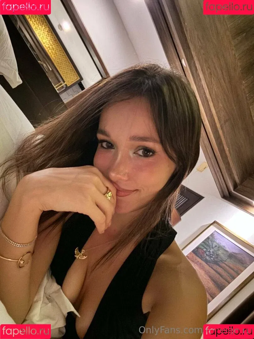 ellieleen / ellieleen1 / itsnoteliieleen Onlyfans Photo Gallery 