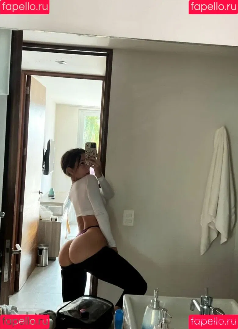 ellieleen / ellieleen1 / itsnoteliieleen Onlyfans Photo Gallery 