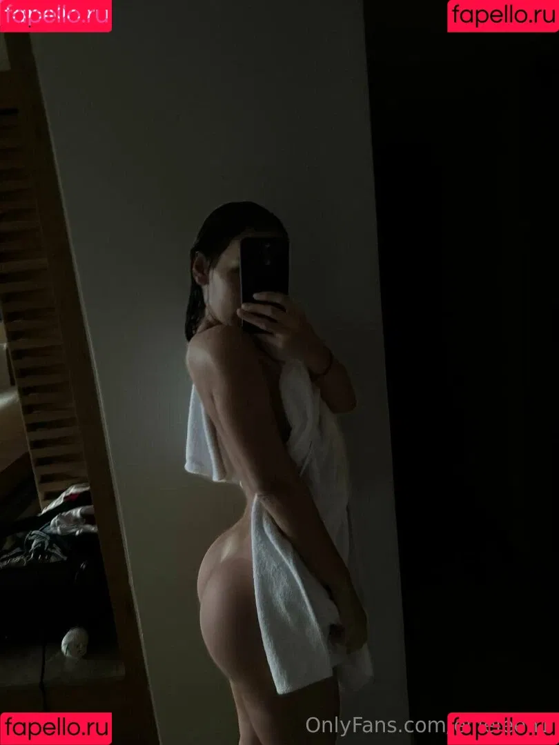 ellieleen / ellieleen1 / itsnoteliieleen Onlyfans Photo Gallery 