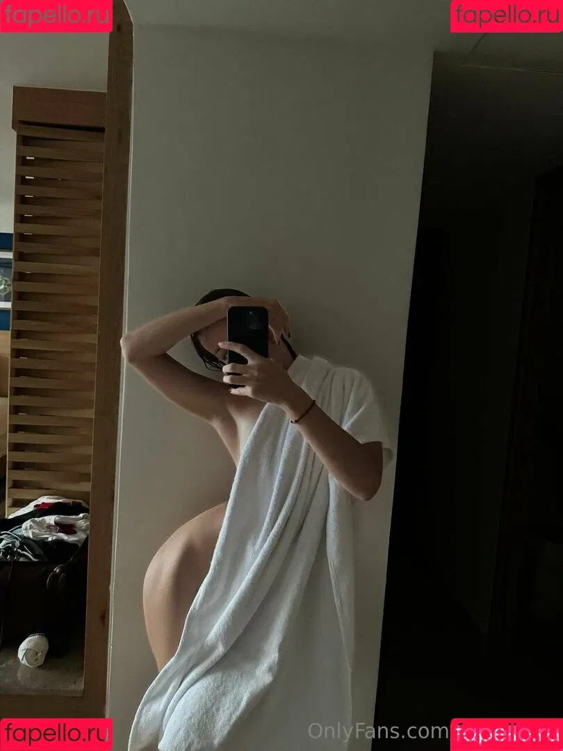 ellieleen / ellieleen1 / itsnoteliieleen Onlyfans Photo Gallery 