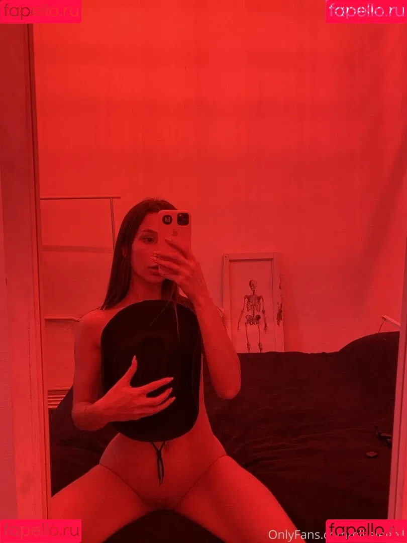 ellieleen / ellieleen1 / itsnoteliieleen Onlyfans Photo Gallery 