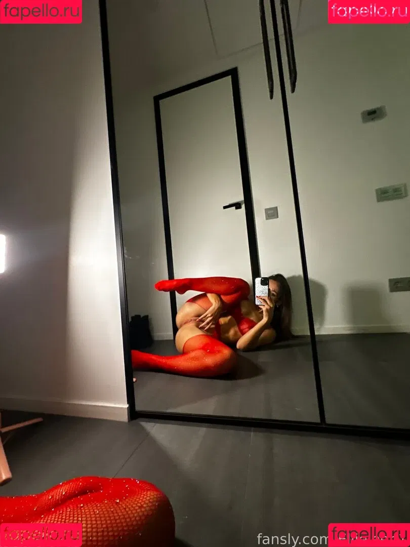 ellieleen / ellieleen1 / itsnoteliieleen Onlyfans Photo Gallery 