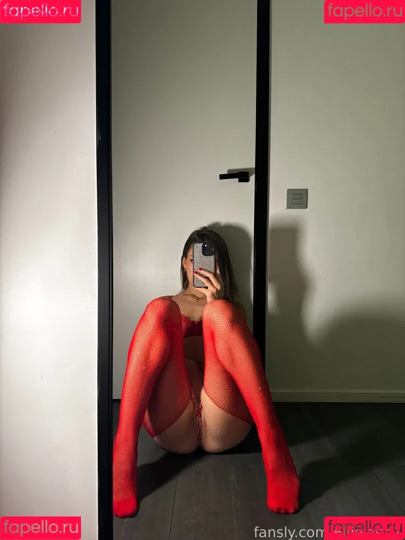 ellieleen / ellieleen1 / itsnoteliieleen Onlyfans Photo Gallery 