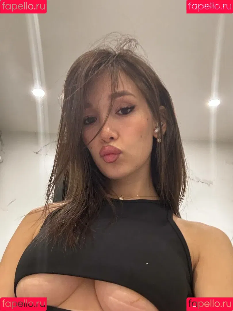 ellieleen / ellieleen1 / itsnoteliieleen Onlyfans Photo Gallery 