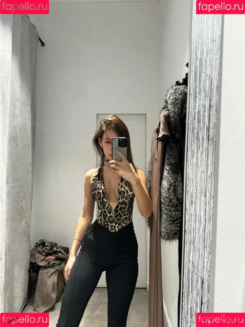 ellieleen / ellieleen1 / itsnoteliieleen Onlyfans Photo Gallery 