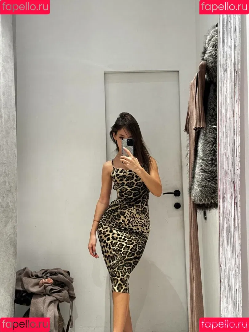ellieleen / ellieleen1 / itsnoteliieleen Onlyfans Photo Gallery 
