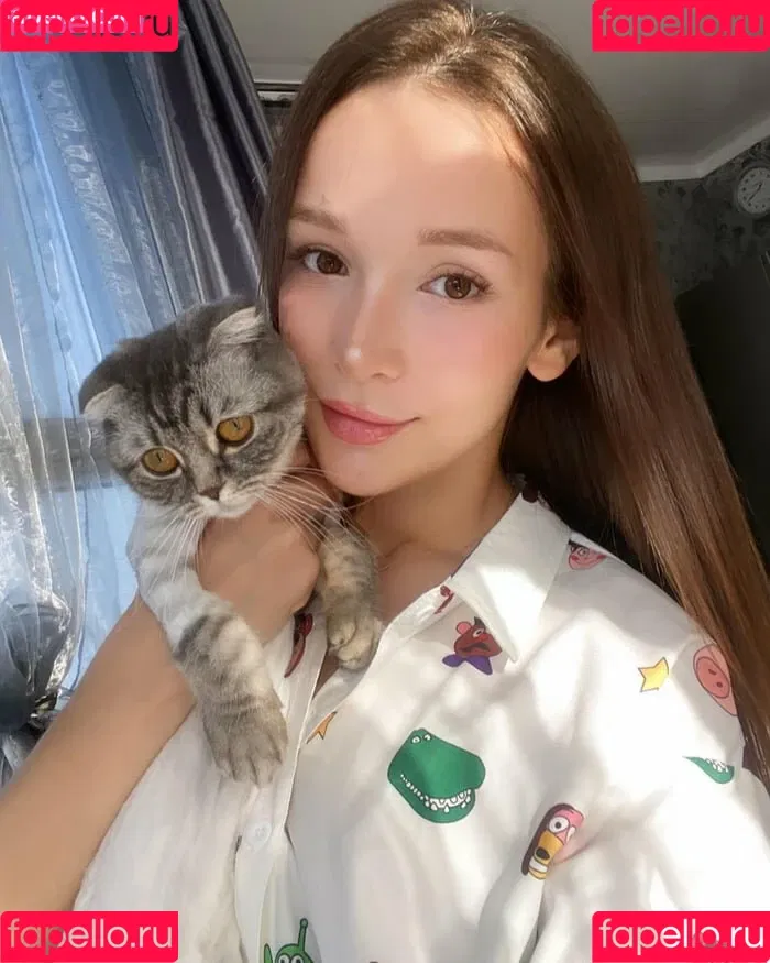 ellieleen / ellieleen1 / itsnoteliieleen Onlyfans Photo Gallery 