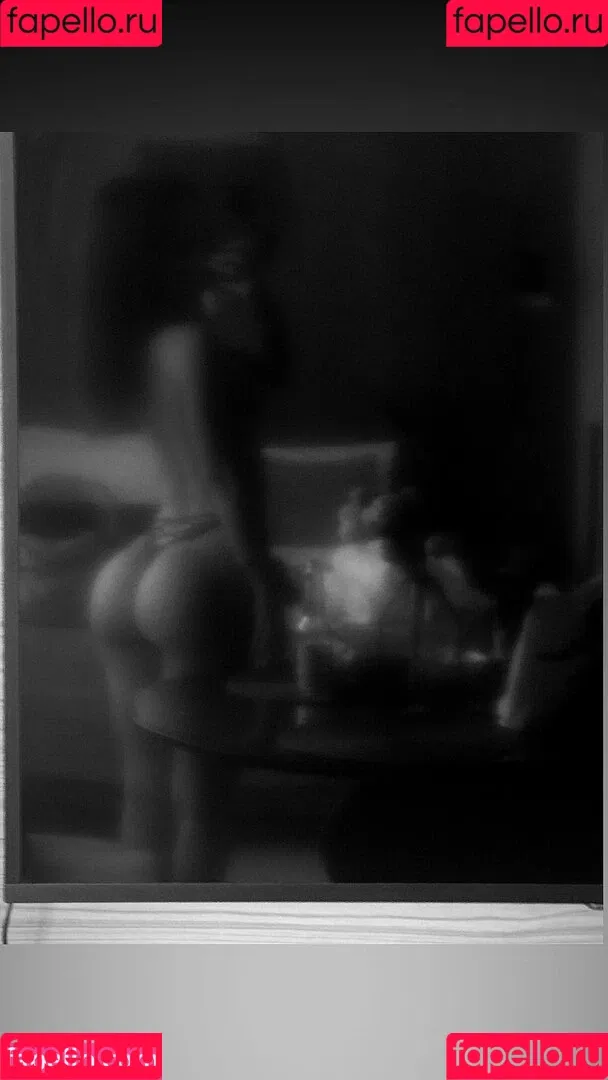 ellieleen / ellieleen1 / itsnoteliieleen Onlyfans Photo Gallery 