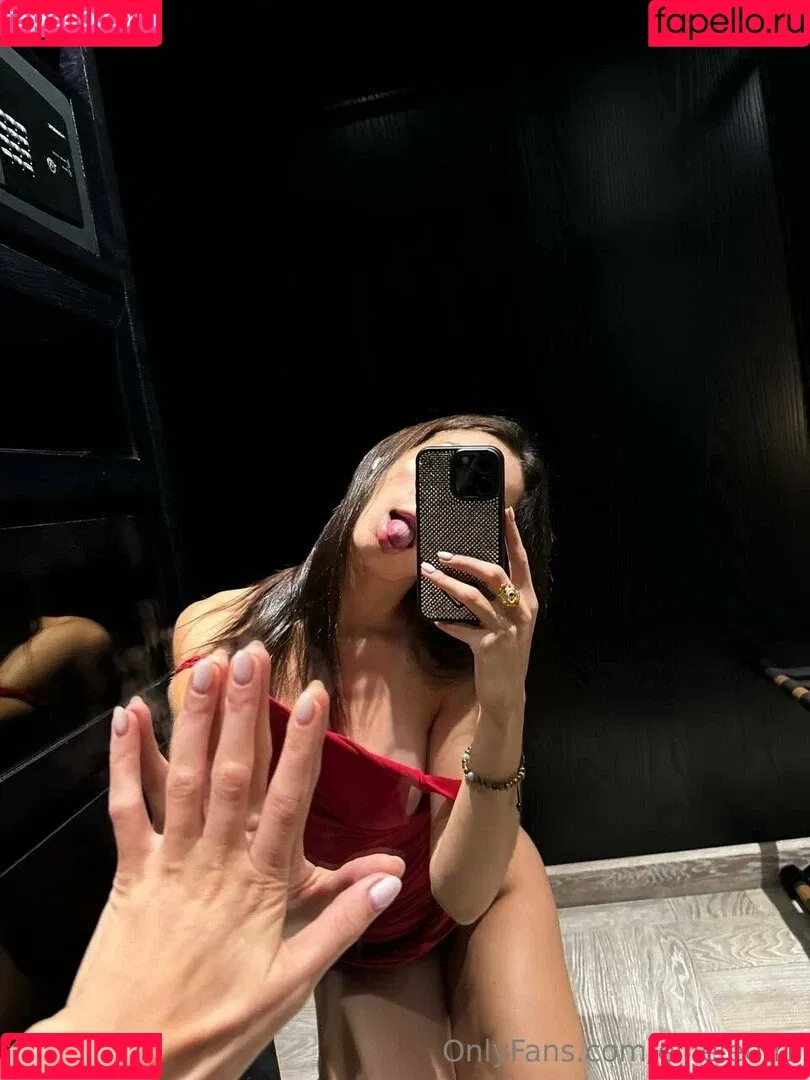 ellieleen / ellieleen1 / itsnoteliieleen Onlyfans Photo Gallery 