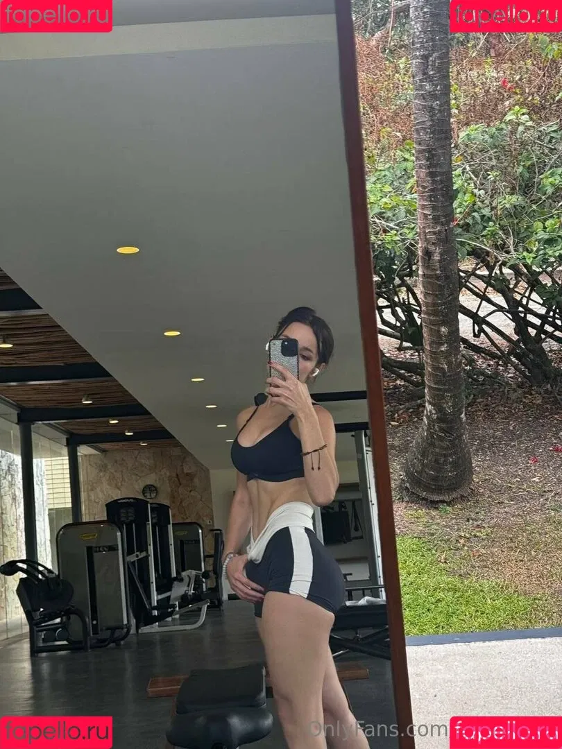 ellieleen / ellieleen1 / itsnoteliieleen Onlyfans Photo Gallery 