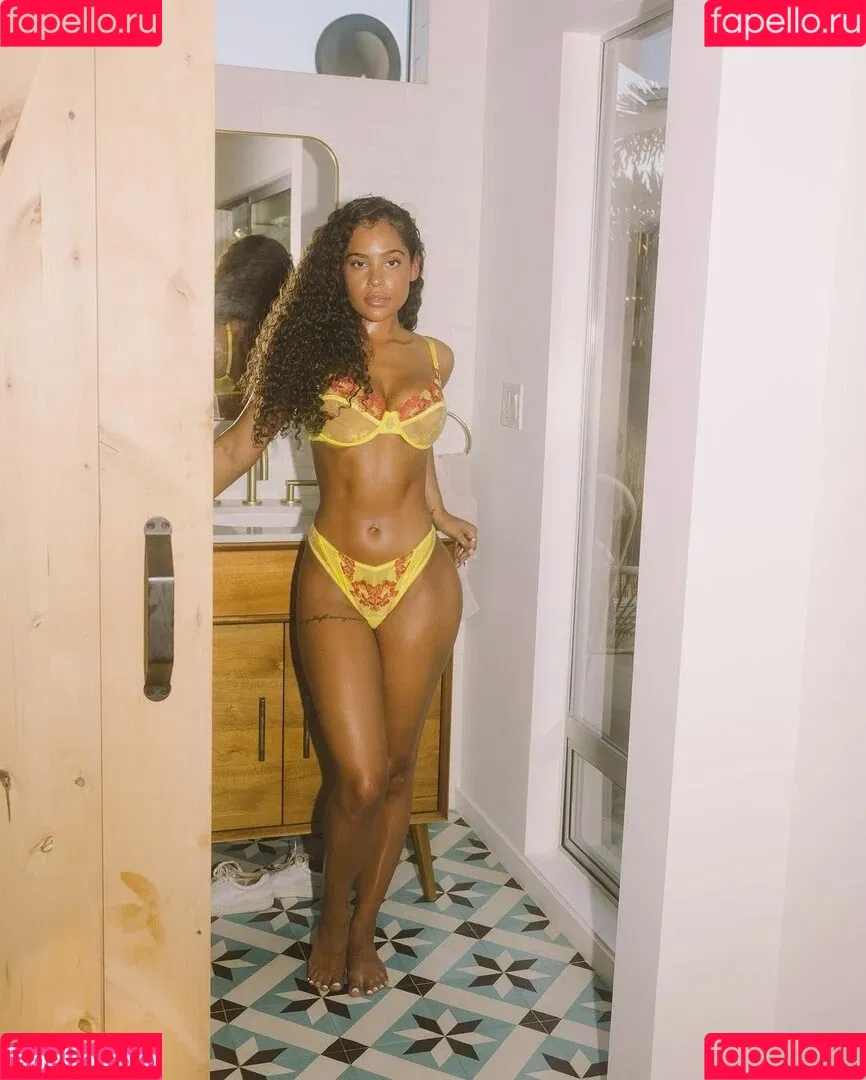 Malaika Terry / malaikaterry / malaikaterryy Onlyfans Photo Gallery 