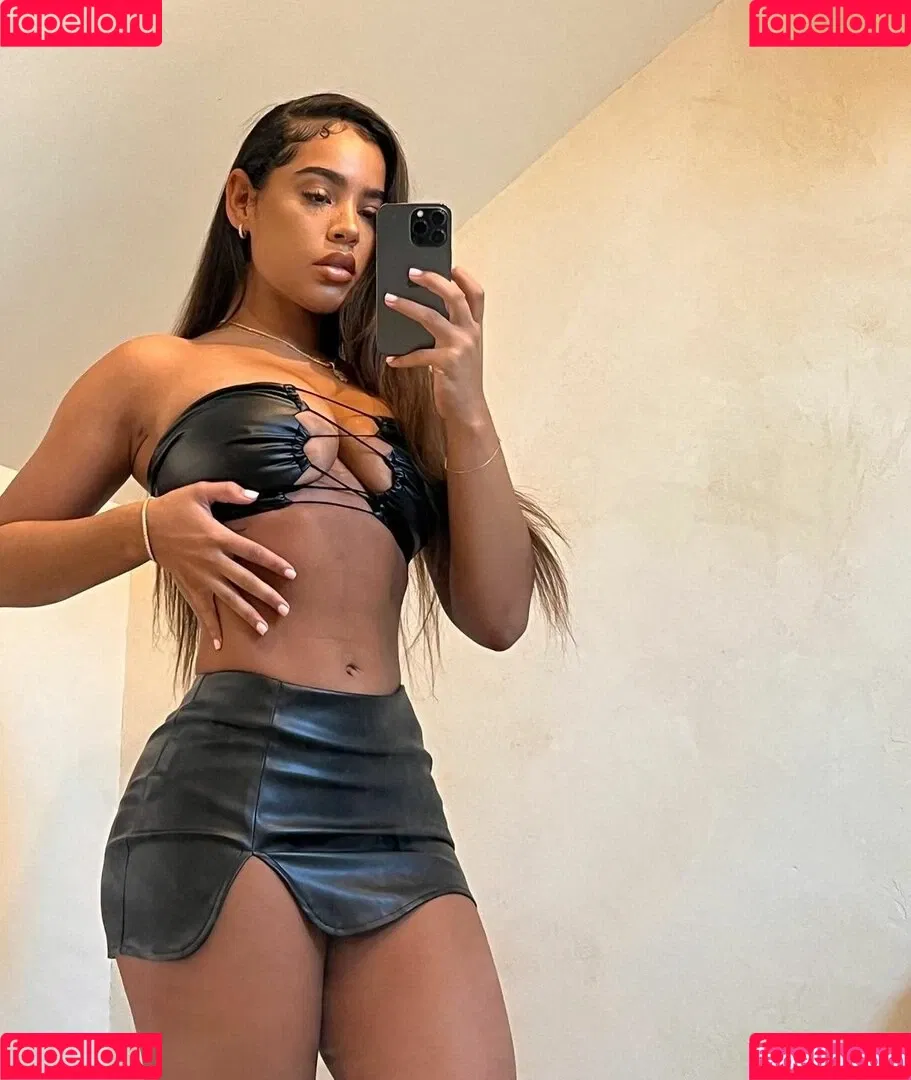Malaika Terry / malaikaterry / malaikaterryy Onlyfans Photo Gallery 