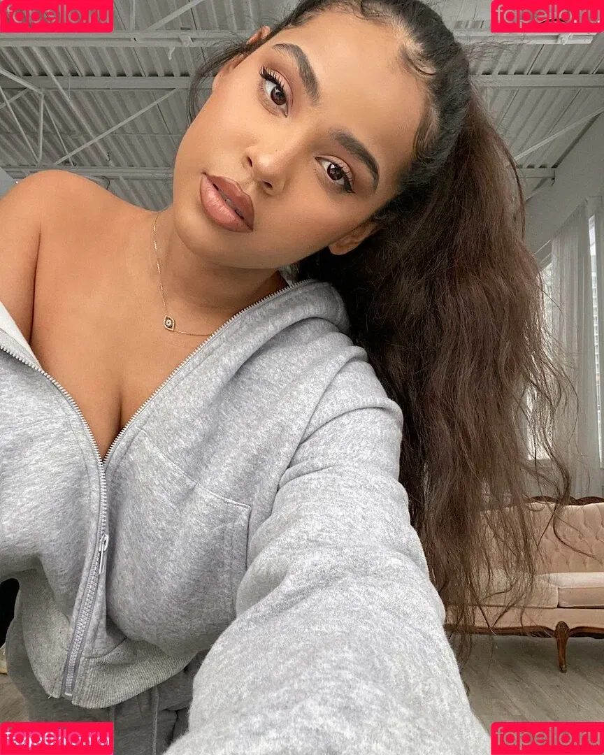 Malaika Terry / malaikaterry / malaikaterryy Onlyfans Photo Gallery 
