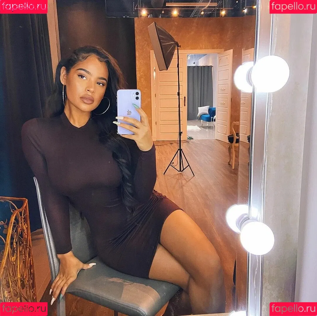 Malaika Terry / malaikaterry / malaikaterryy Onlyfans Photo Gallery 