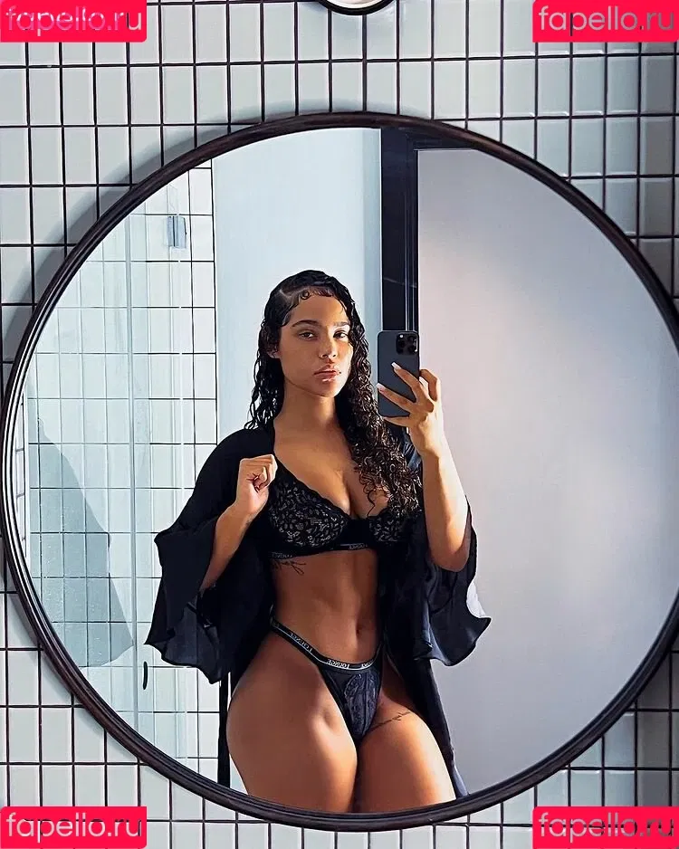 Malaika Terry / malaikaterry / malaikaterryy Onlyfans Photo Gallery 
