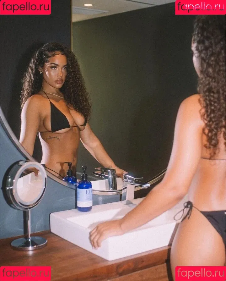 Malaika Terry / malaikaterry / malaikaterryy Onlyfans Photo Gallery 