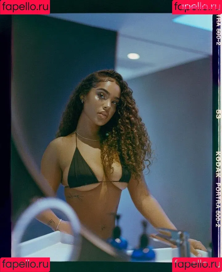 Malaika Terry / malaikaterry / malaikaterryy Onlyfans Photo Gallery 