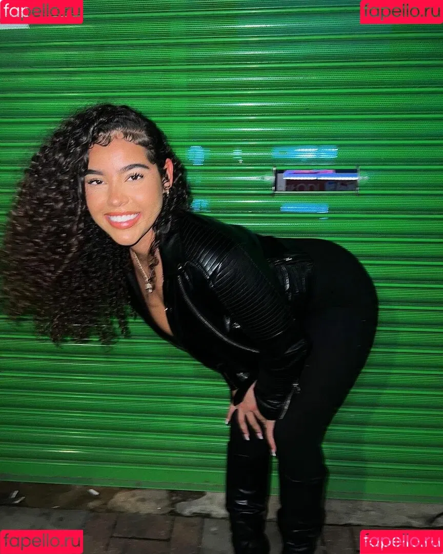 Malaika Terry / malaikaterry / malaikaterryy Onlyfans Photo Gallery 