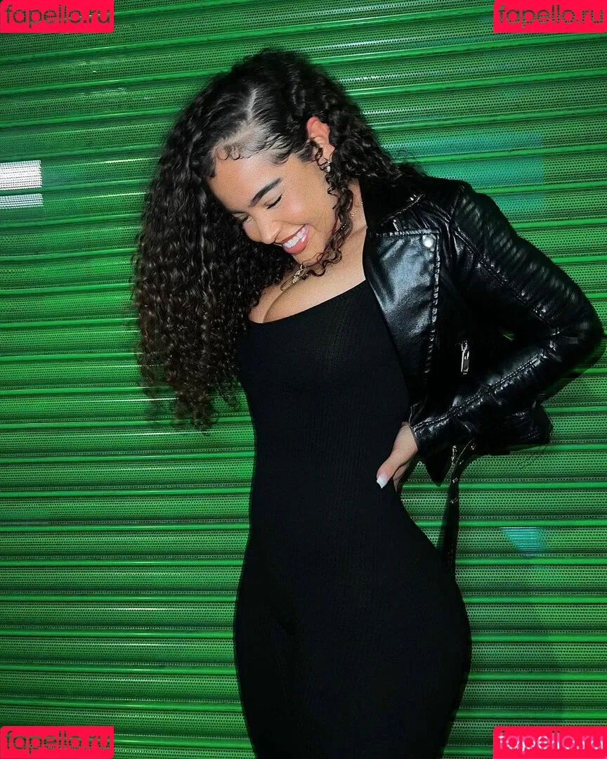 Malaika Terry / malaikaterry / malaikaterryy Onlyfans Photo Gallery 
