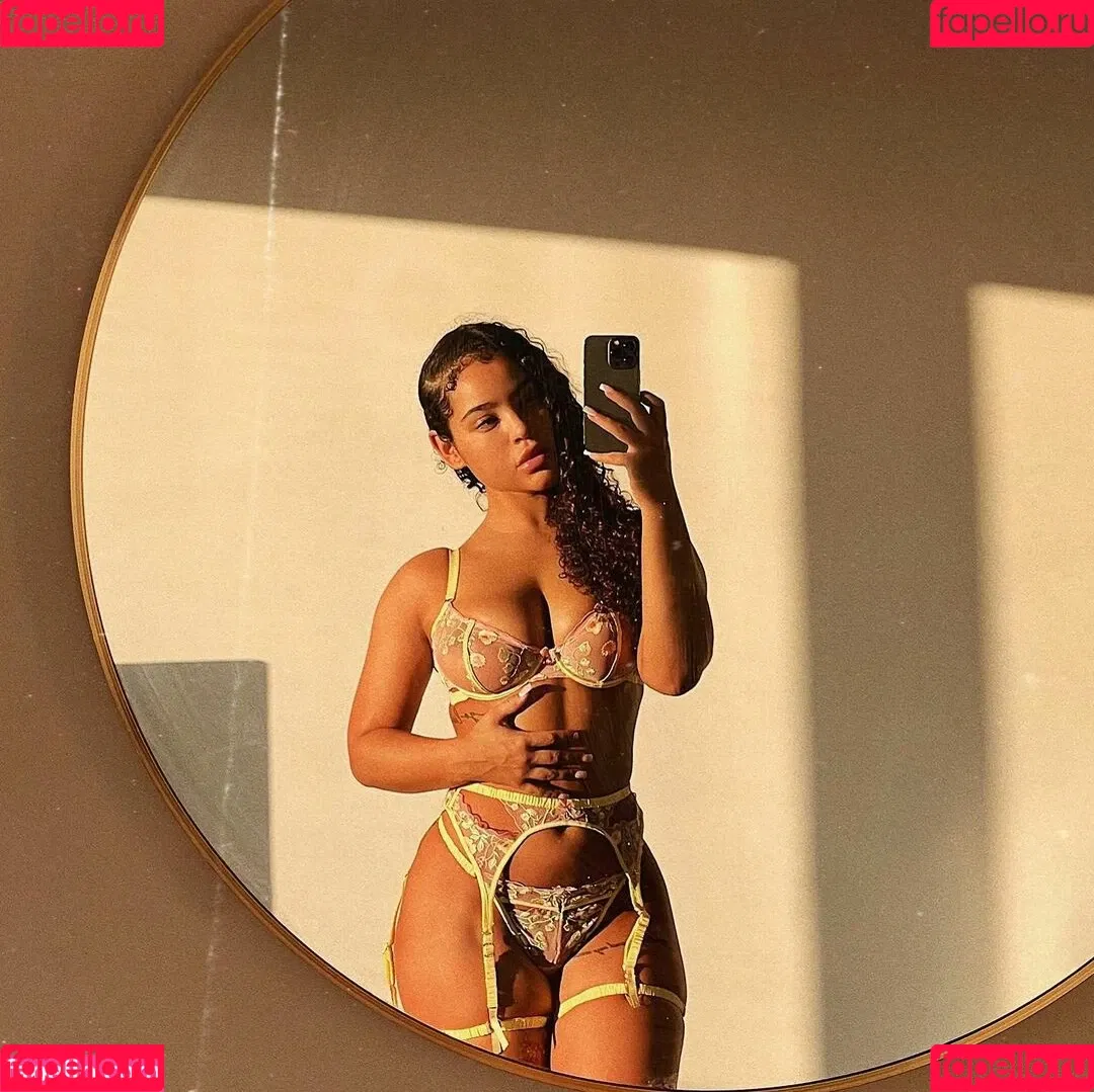 Malaika Terry / malaikaterry / malaikaterryy Onlyfans Photo Gallery 