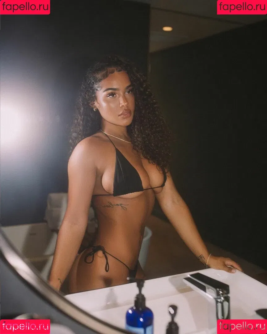 Malaika Terry / malaikaterry / malaikaterryy Onlyfans Photo Gallery 